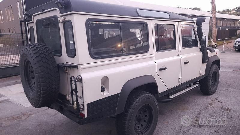 Usata Land Rover Defender 122 CV (89 kW) 2010 Bianco Station wagon