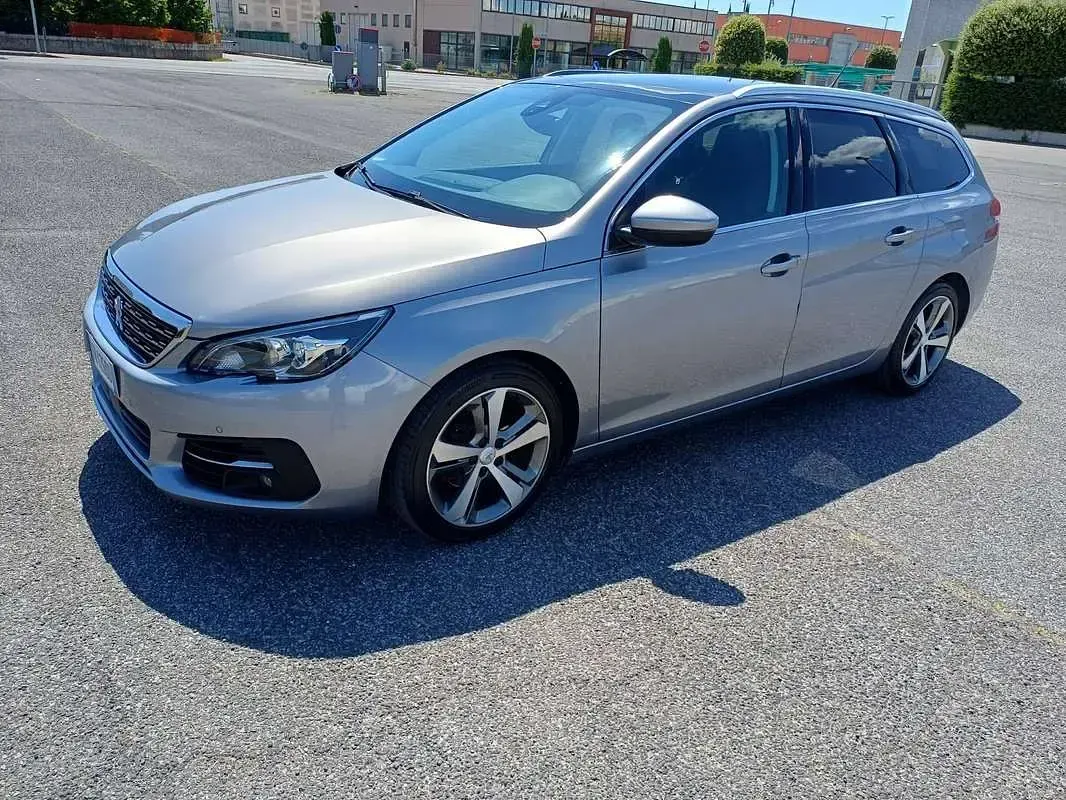 Usata Peugeot 308 SW Allure 131 CV (96 kW) 2018 Grigio Station wagon
