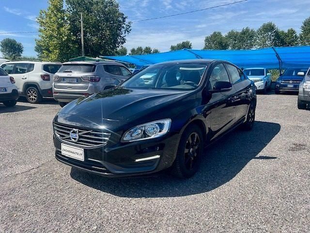 Usata Volvo S60 Momentum 120 CV (88 kW) 2015 Nero Berlina