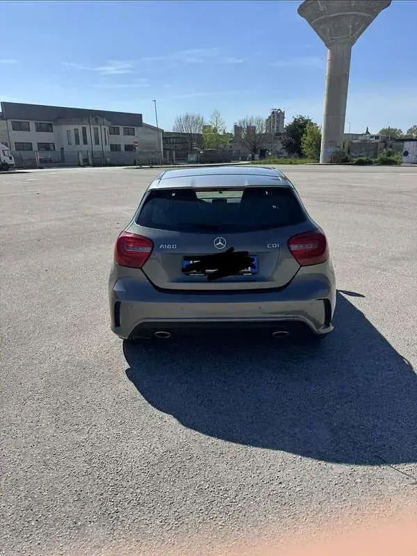 Usata Mercedes A180 Premium 109 CV (80 kW) 2014 Berlina
