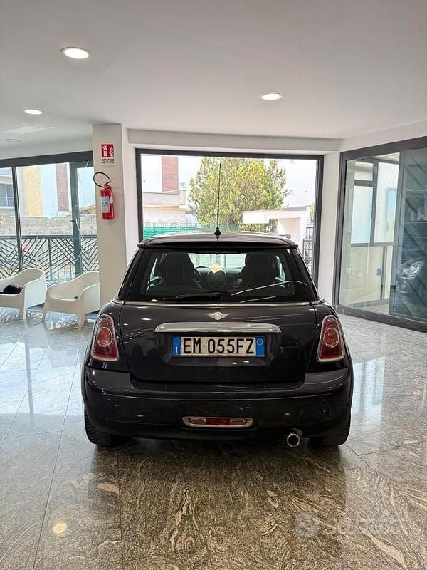 Usata Mini Cooper D 89 CV (65 kW) 2012 Grigio Utilitaria