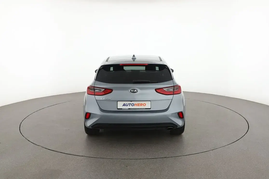 Usata Kia Ceed 135 CV (99 kW) 2019 Grigio Utilitaria