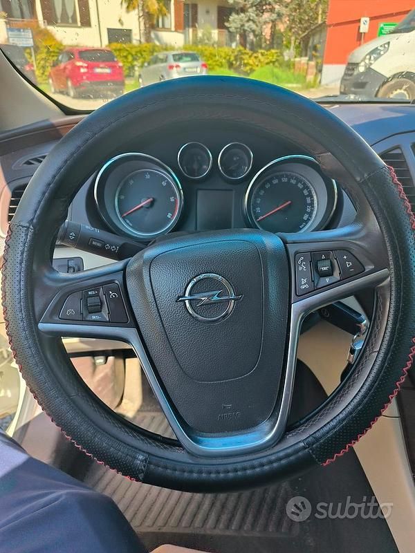 Usata Opel Insignia 2012 Bianco Berlina