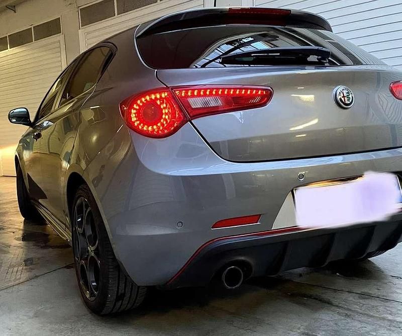 Usata Alfa Romeo Giulietta Sprint 120 CV (88 kW) 2020 Grigio Utilitaria