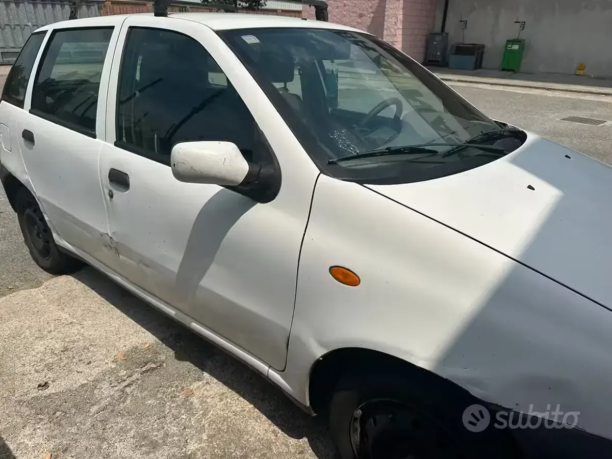 Usata Fiat Punto 63 CV (46 kW) 1996 Bianco Berlina