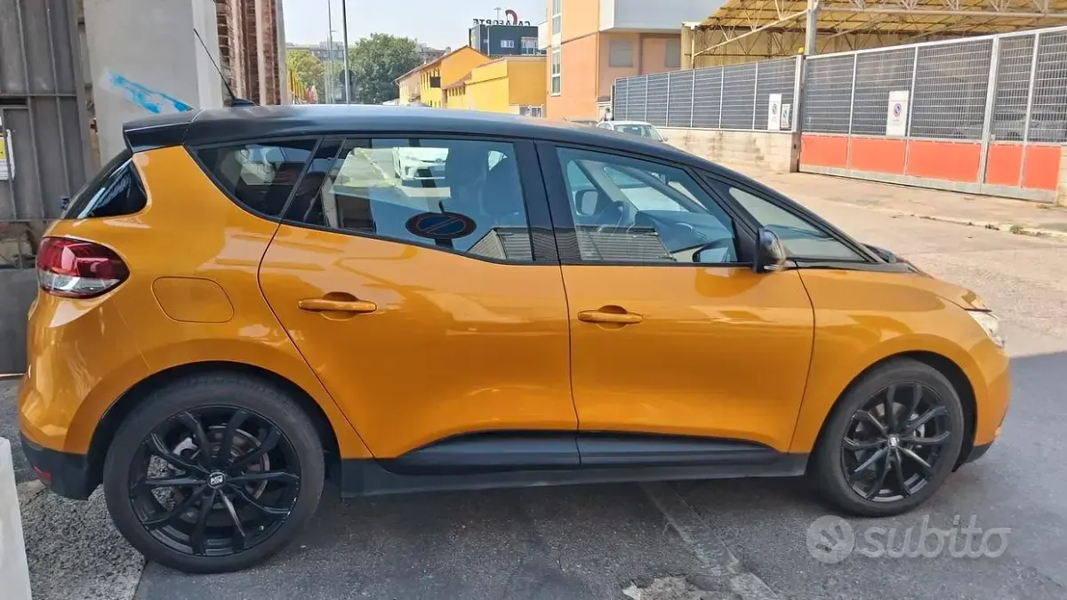 Usata Renault Scénic IV Intens 115 CV (84 kW) 2018 Marrone Monovolume