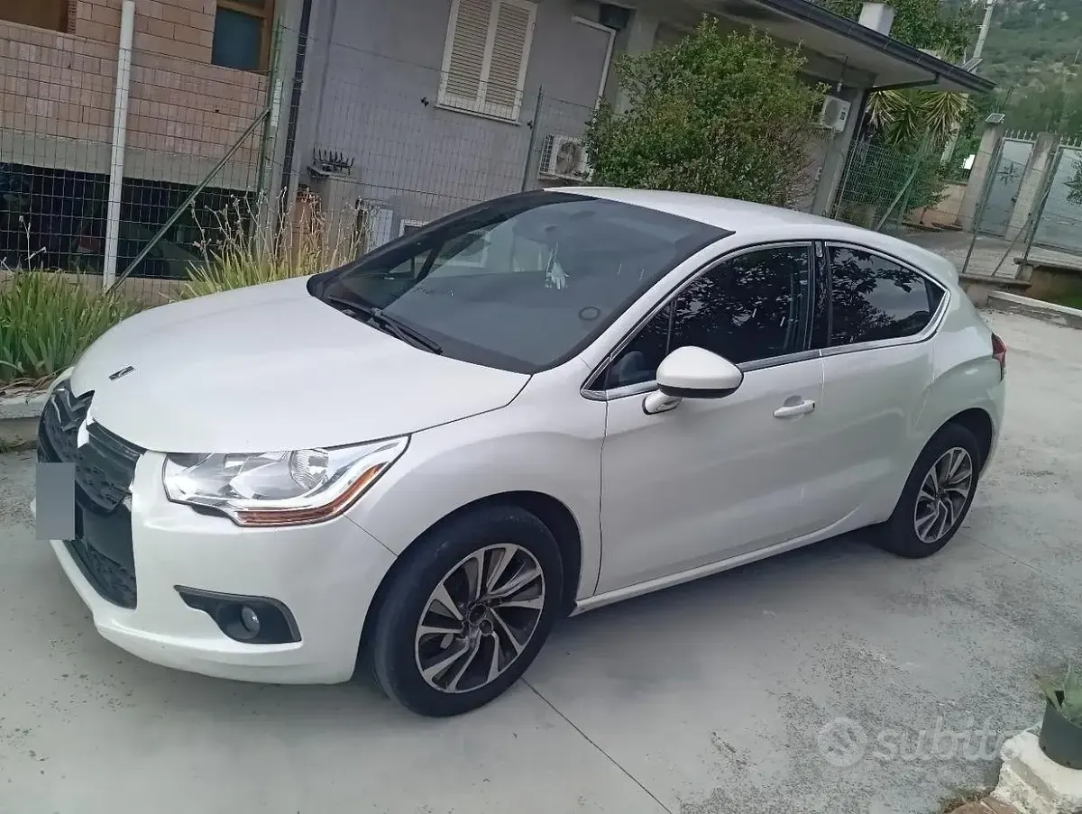 Usata Citroën DS4 111 CV (81 kW) 2012 Bianco Utilitaria