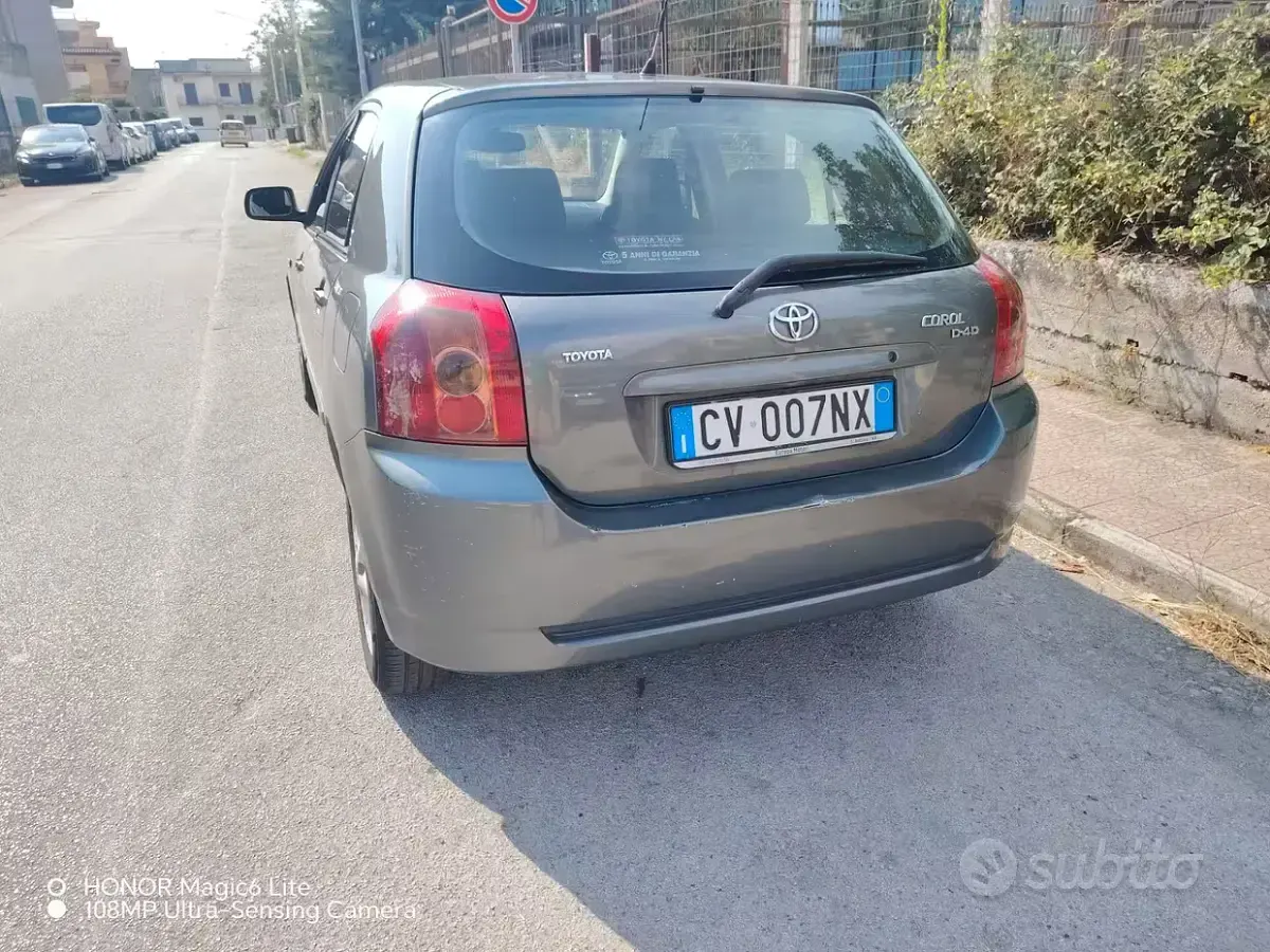 Usata Toyota Corolla Sol 116 CV (85 kW) 2005 Grigio Berlina