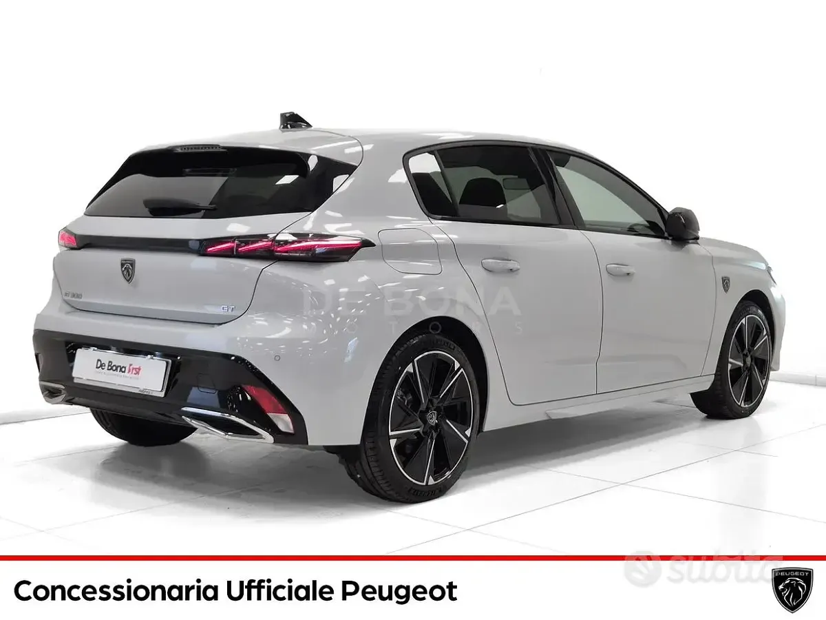 Usata Peugeot e-308 GT 61 kW (84 CV) 2023 Bianco Utilitaria