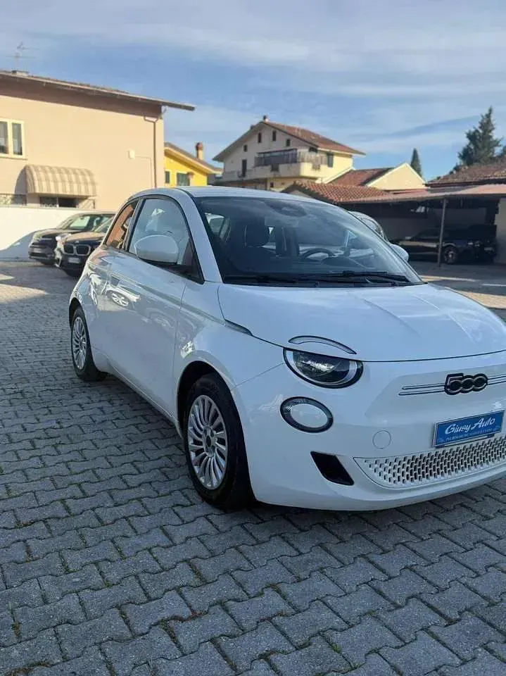 Usata Fiat 500e 42 kW (58 CV) 2023 Bianco Berlina