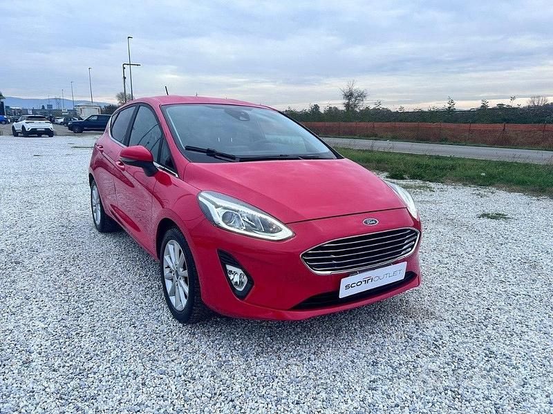 Second-hand Ford Fiesta 75 CP (55 kW) 2019 Roșu Hatchback