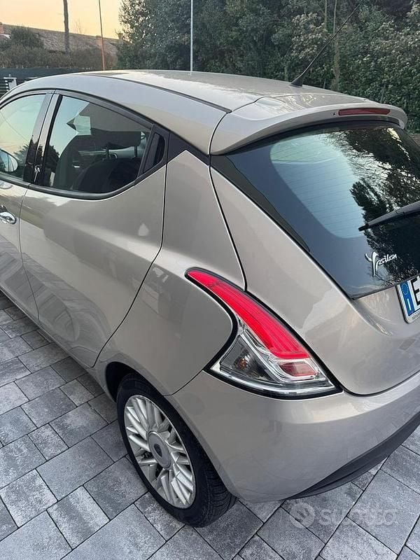 Usata Lancia Ypsilon 80 CV (58 kW) 2013 Utilitaria