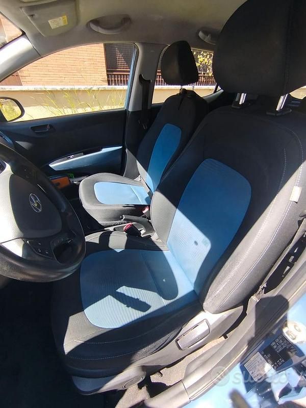 Usata Hyundai i10 Comfort 69 CV (50 kW) 2016 Blu Utilitaria