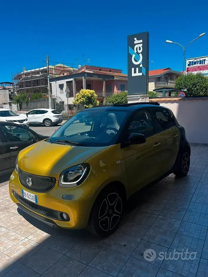 Usata Smart ForFour Prime 90 CV (66 kW) 2019 Giallo Utilitaria