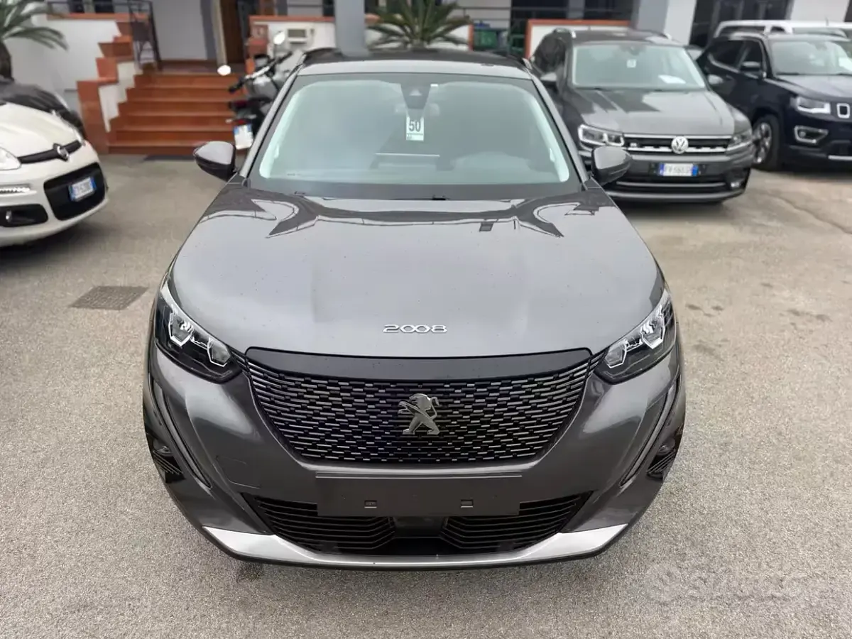 Usata Peugeot 2008 Allure 110 CV (80 kW) 2021 Grigio SUV