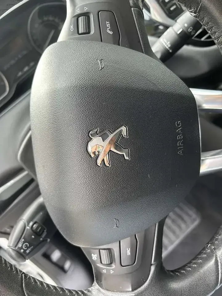 Usata Peugeot 208 Allure 82 CV (60 kW) 2016 Bianco Utilitaria