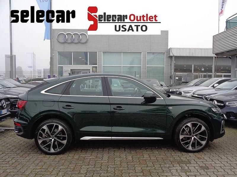 Begagnad Audi Q5 Sportback S-line plus 204 HK (150 kW) 2023 Vernice personalizzata, audi exclusive SUV