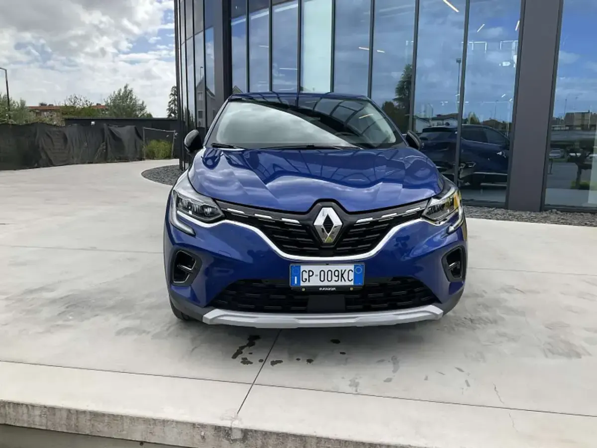 Usata Renault Captur Techno 143 CV (105 kW) 2023 Blu/azzurro SUV