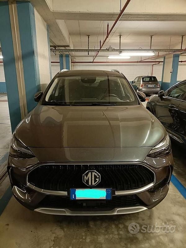 Grigio Usata 2024 MG HS SUV | 22.000 € (Cara) - Immagine 1/4