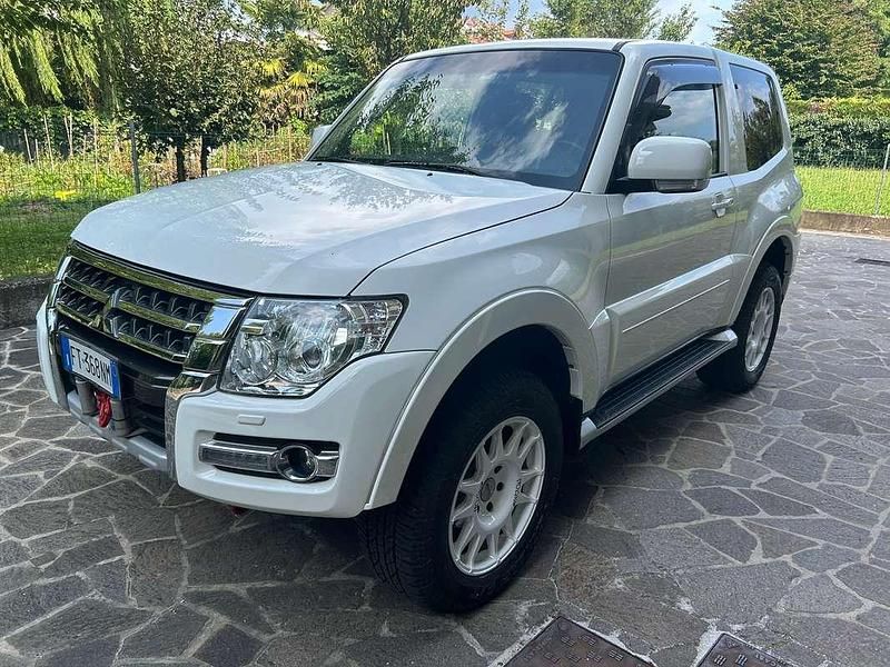 Usata Mitsubishi Pajero 190 CV (139 kW) 2018 Bianco SUV