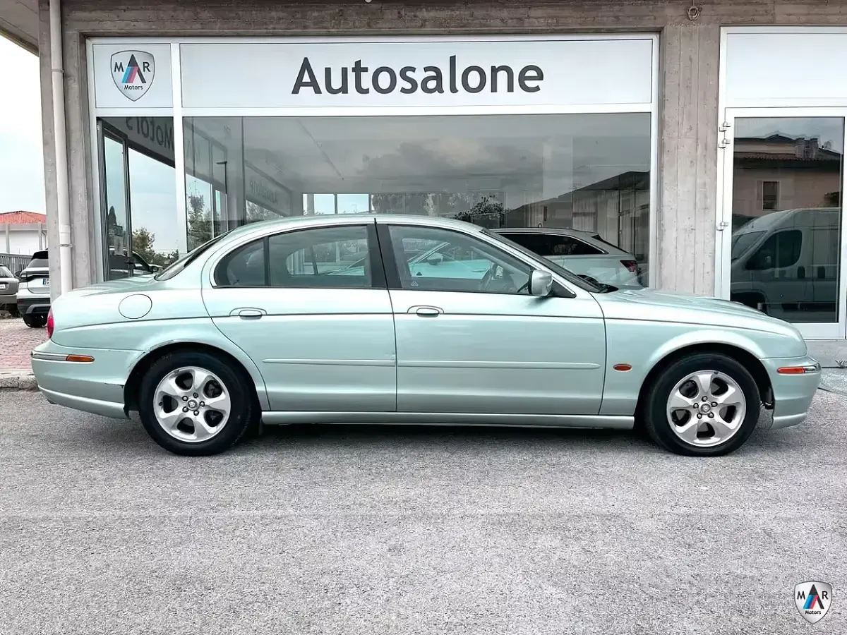Usata Jaguar S-Type Executive 238 CV (175 kW) 2000 Grigio Berlina