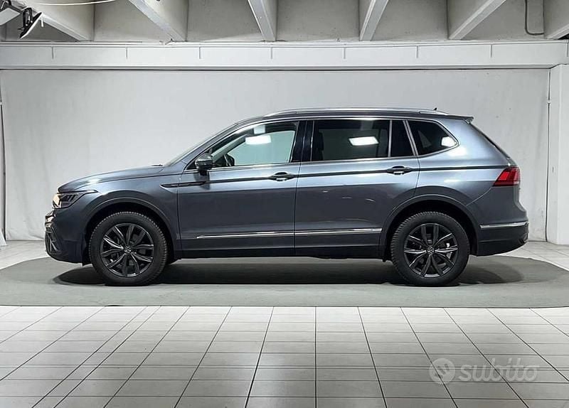 Usata VW Tiguan Allspace Life 150 CV (110 kW) 2023 Grigio SUV