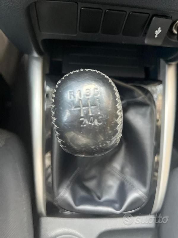 Usata Mitsubishi L200 Intense 181 CV (133 kW) 2016 Nero Pick-up