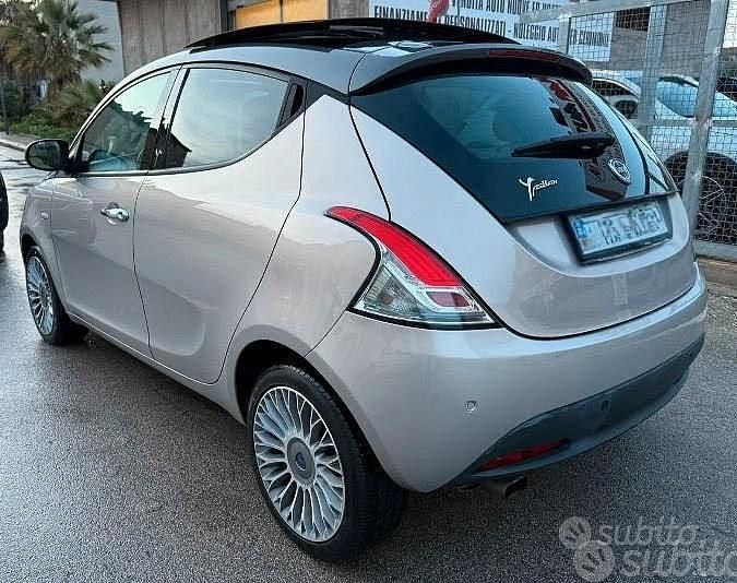 Usata Lancia Ypsilon 95 CV (69 kW) 2011 Utilitaria