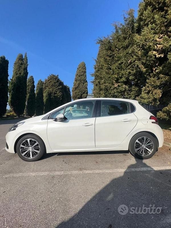 Usata Peugeot 208 2016 Bianco Utilitaria