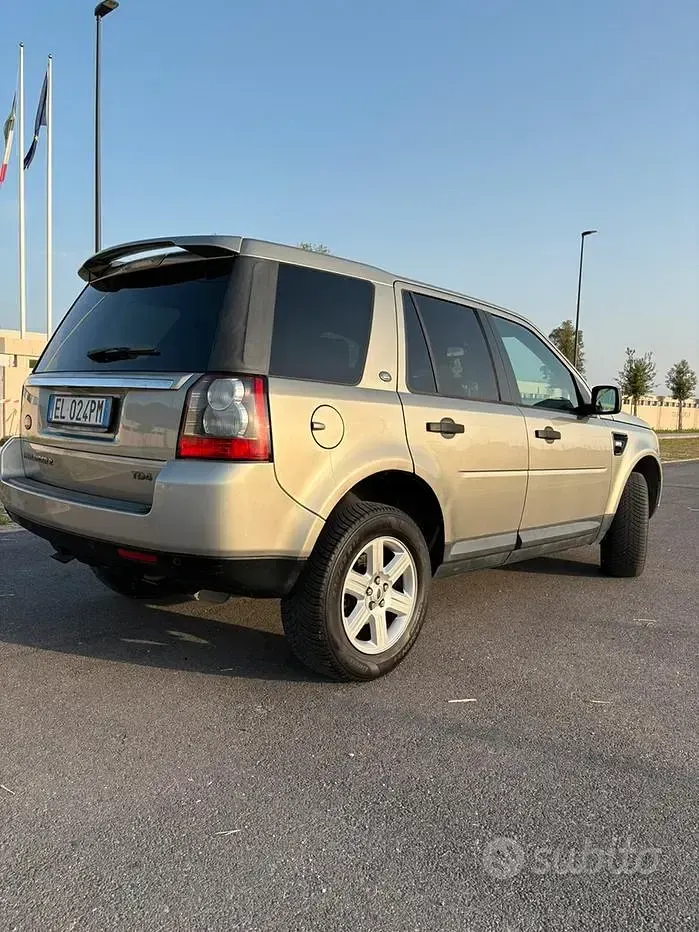 Usata Land Rover Freelander 2 150 CV (110 kW) 2012 Marrone SUV
