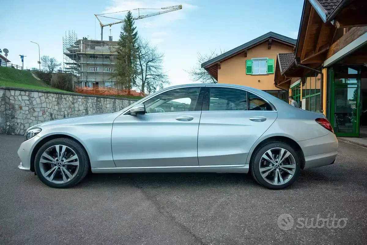 Usata Mercedes C220 Exclusive 194 CV (142 kW) 2021 Grigio Berlina