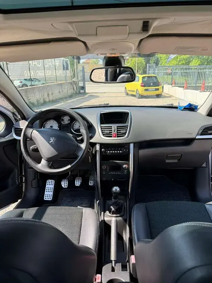 Usata Peugeot 207 Allure 120 CV (88 kW) 2012 Argento Berlina