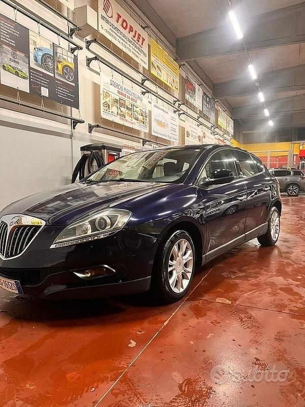Usata Lancia Delta 120 CV (88 kW) 2011 Blu Utilitaria