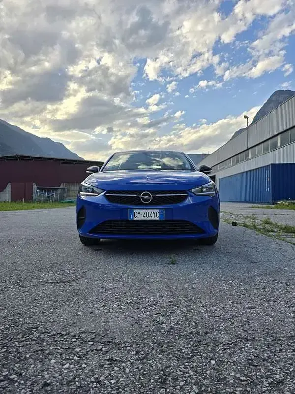 Usata Opel Corsa Edition 101 CV (74 kW) 2023 Bluazzurro Utilitaria
