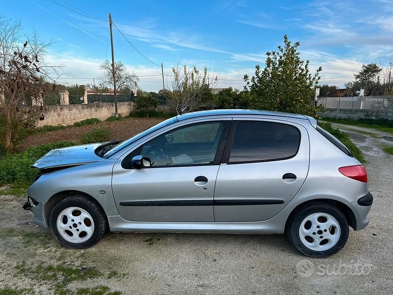 Usata Peugeot 206 2001 Grigio Berlina