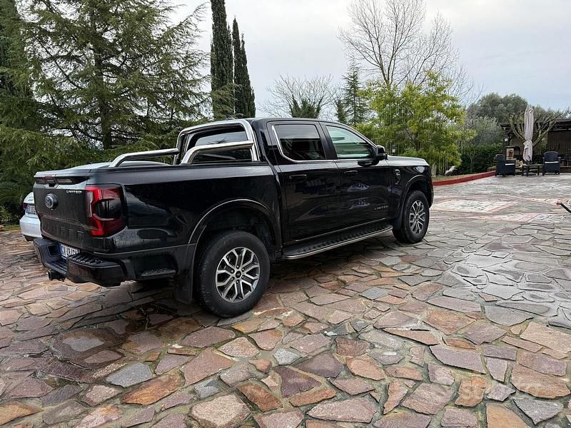 Usata Ford Ranger Limited 205 CV (150 kW) 2024 Nero Pick-up