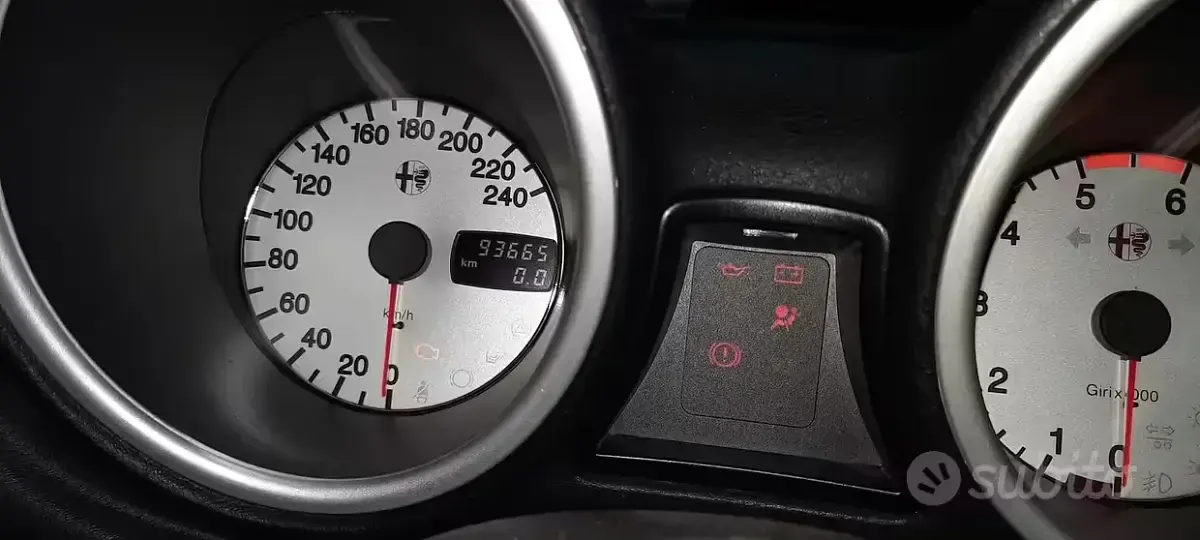 Usata Alfa Romeo 156 116 CV (85 kW) 2005 Bluazzurro Berlina