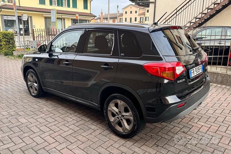 Usata Suzuki Vitara Cool 120 CV (88 kW) 2018 Nero SUV