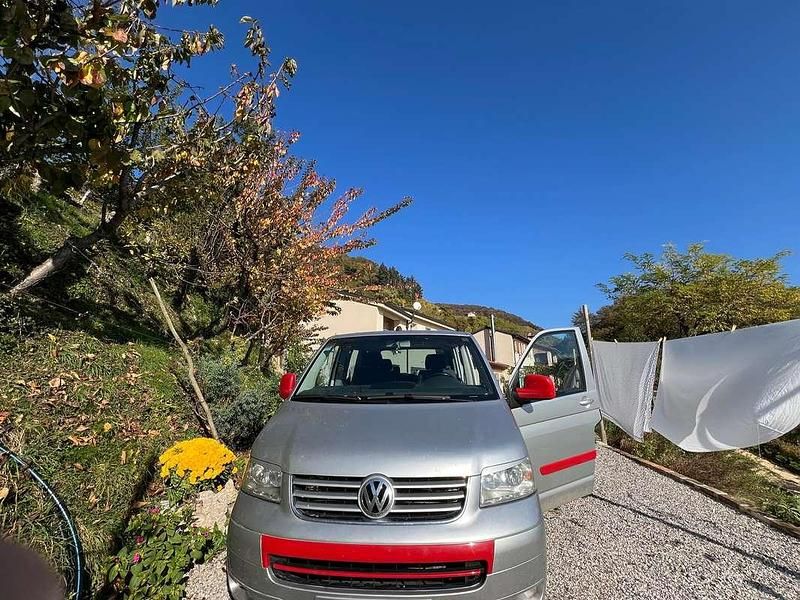 Usata VW Multivan Comfortline 174 CV (127 kW) 2003 Argento Furgone