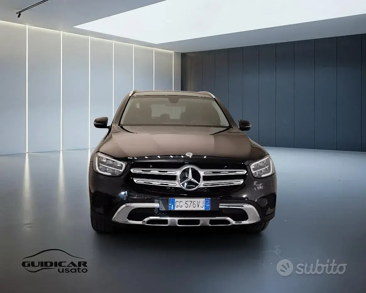 Usata Mercedes GLC200 163 CV (119 kW) 2022 Nero SUV