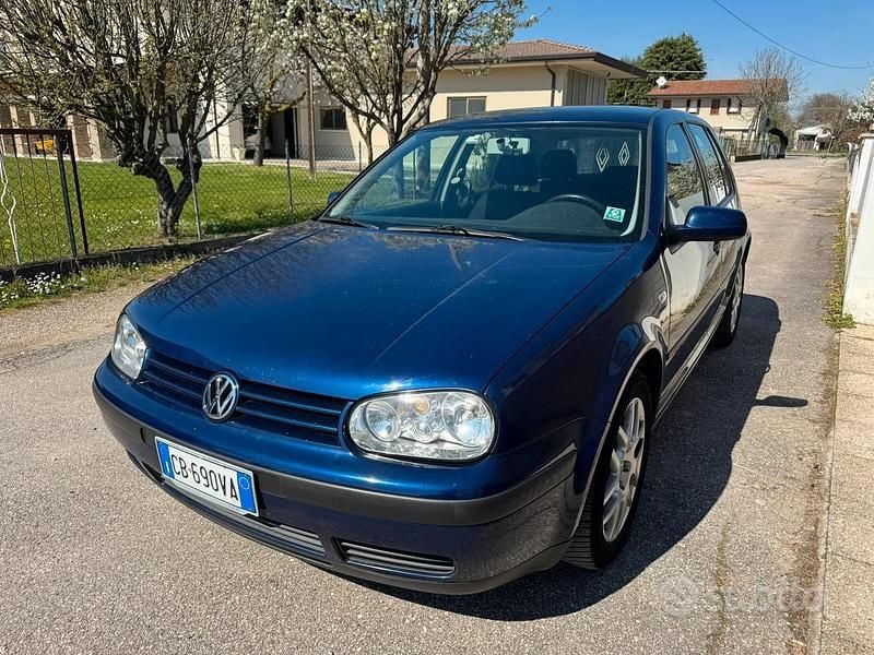 Usata VW Golf IV 101 CV (74 kW) 2002 Berlina