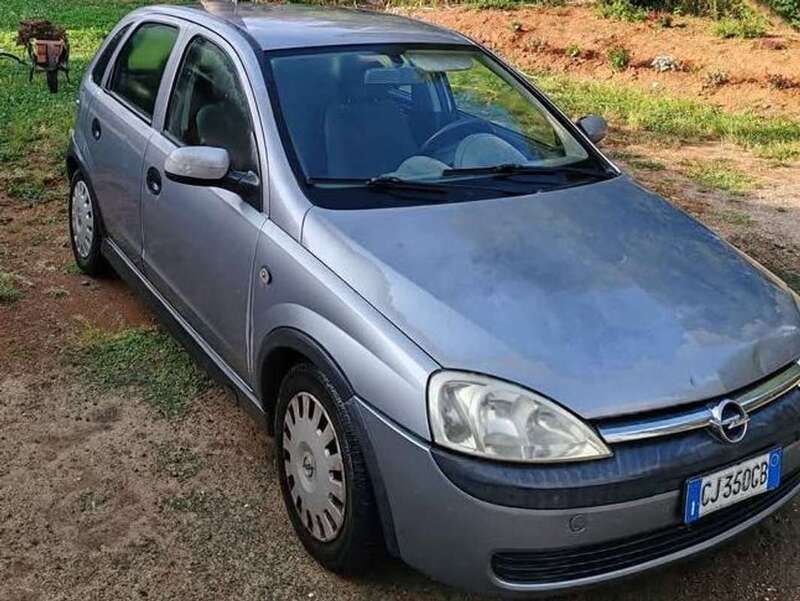Usata 2003 Opel Corsa Tre volumi | 1200 € (Buon prezzo) - Immagine 1/4