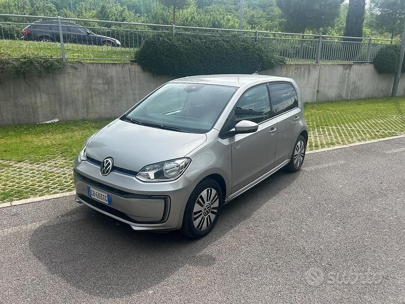 Usata VW e-up! 61 kW (83 CV) 2020 Grigio Utilitaria