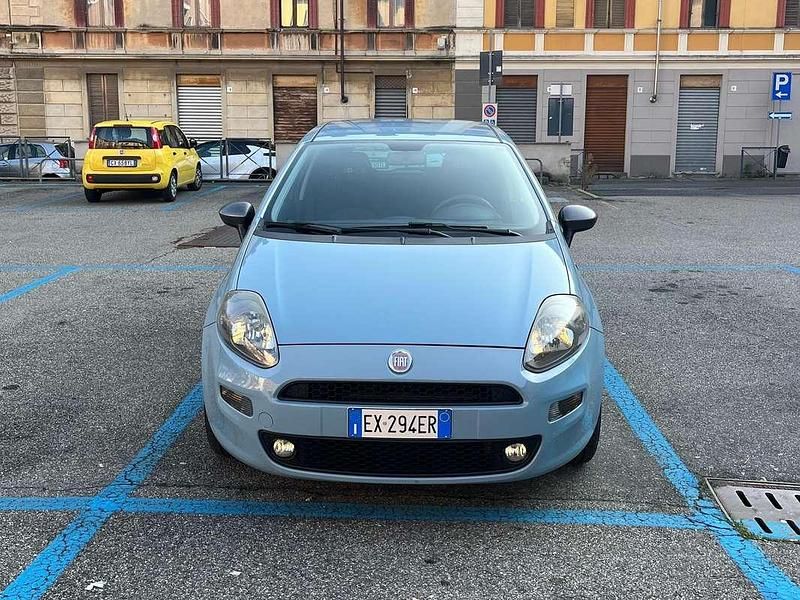 Usata Fiat Punto Young 69 CV (50 kW) 2014 Berlina