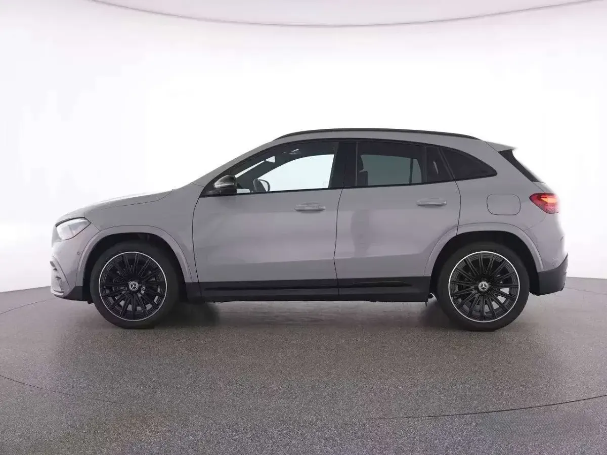 Usata Mercedes GLA200 AMG 163 CV (119 kW) 2025 Alpine grey SUV