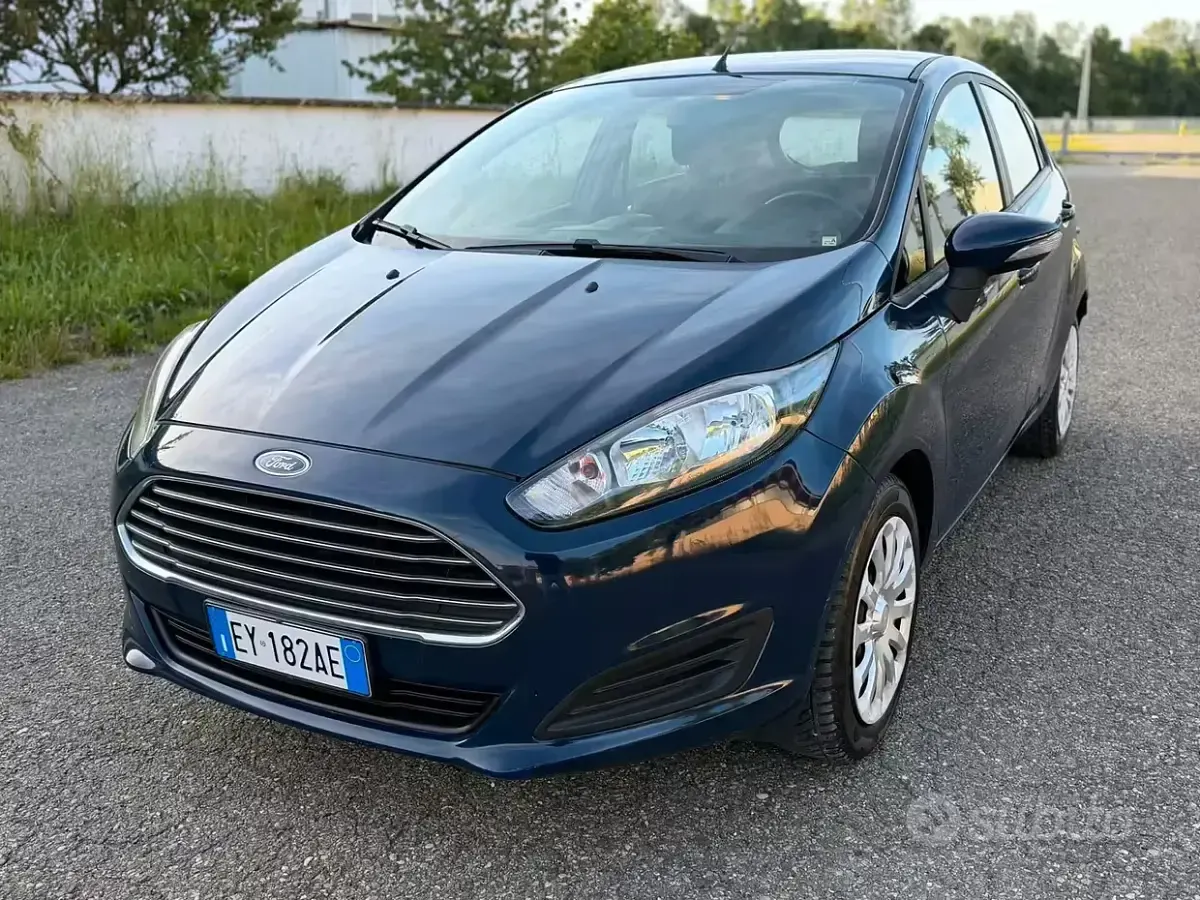 Second-hand Ford Fiesta 75 CP (55 kW) 2015 Albastru Hatchback