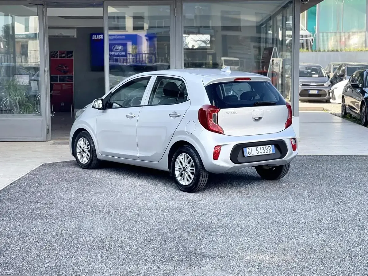 Usata Kia Picanto 67 CV (49 kW) 2022 Grigio Utilitaria