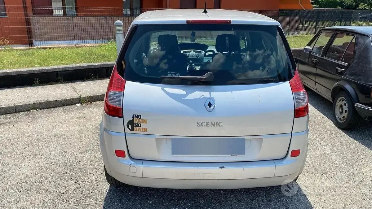 Usata Renault Scénic 106 CV (77 kW) 2008 Grigio Monovolume