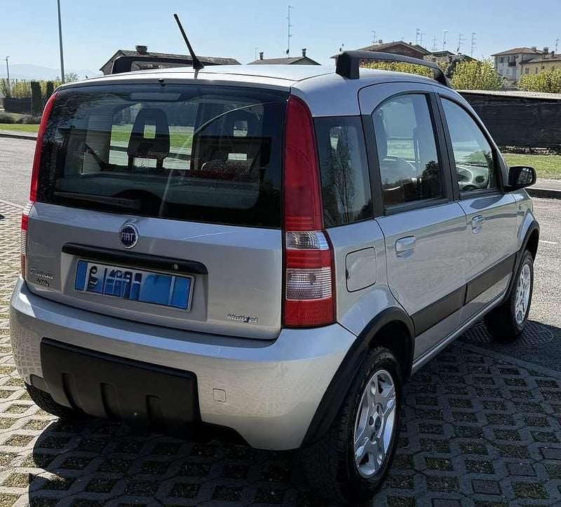 Usata Fiat Panda 4x4 Climbing 69 CV (50 kW) 2006 Utilitaria