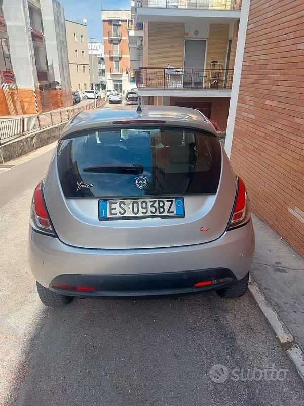 Usata Lancia Ypsilon 2013 Grigio Utilitaria